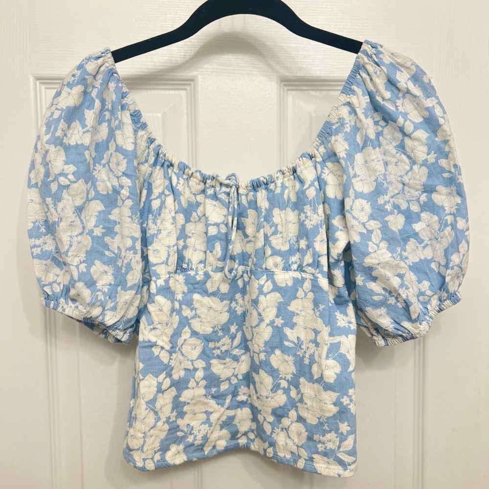 Abercrombie & Fitch Blue and White Floral Puff Sleeve Blouse - XS